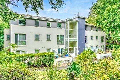 Bournemouth Road, Poole, Dorset, BH14 2 bed apartment for sale