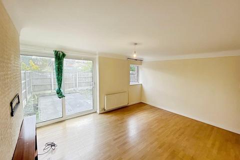 Dawn Gardens, Whitby, Ellesmere Port... 3 bed townhouse for sale