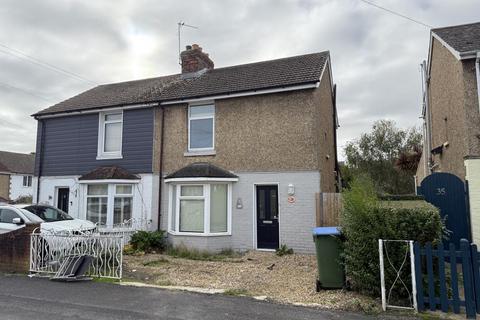 37 Alders Road, Fareham, Hampshire 2 bed semi