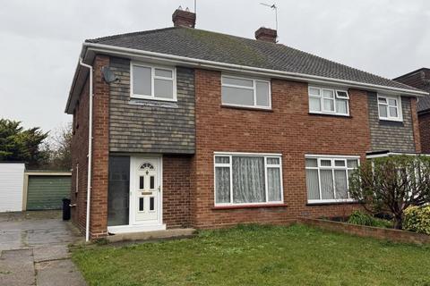 61 Tennyson Walk, Northfleet... 3 bed semi