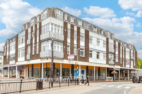 High Street, Wickford, Essex 2 bed flat for sale