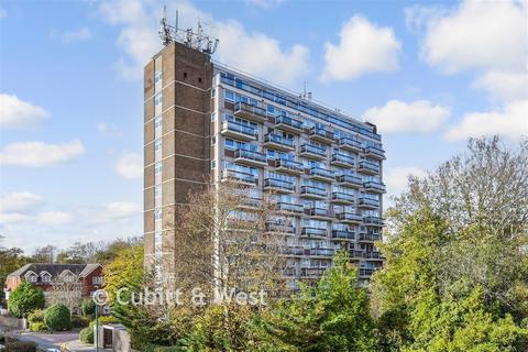 Grange Vale, Sutton, Surrey 2 bed flat for sale
