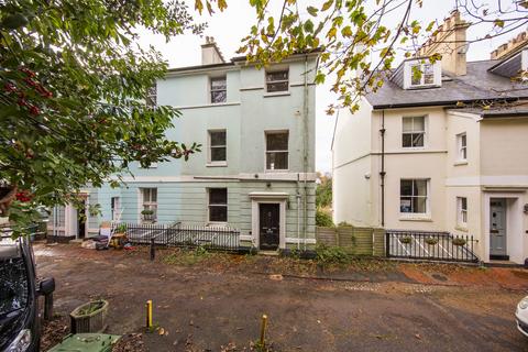 Cumberland Walk, Tunbridge Wells 4 bed semi