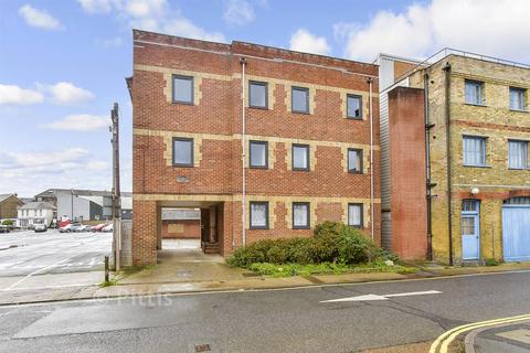 Castle Street, East Cowes, Isle of Wight 1 bed ground floor flat for sale