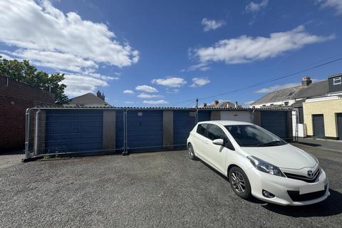 Garages 1
