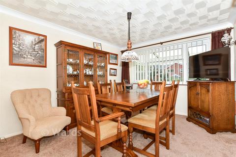 Pembroke Road, Coxheath, Maidstone, Kent 3 bed detached house for sale