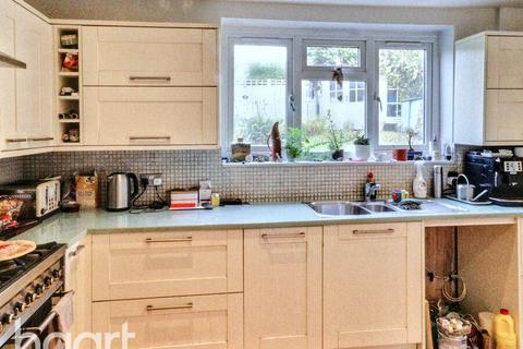 Hinckley LE10 3 bed semi