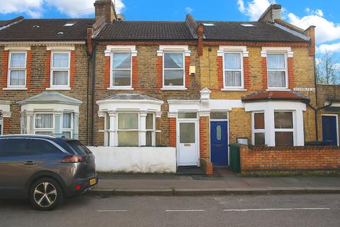 Skeltons Lane, London E10 3 bed terraced house for sale