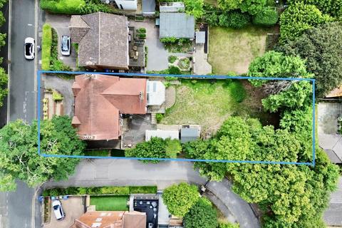 Salisbury Road, Farnborough GU14 9 bed detached house for sale