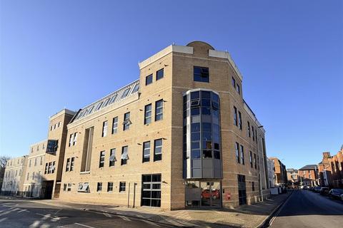 Fitzalan House, Park Road, Gloucester 2 bed flat for sale