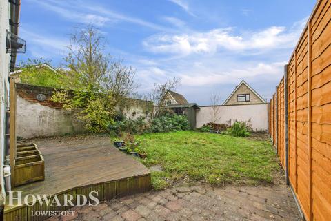 Oulton Street, Lowestoft 3 bed detached house for sale