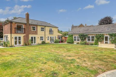 Billericay Road, Herongate, CM13 4 bed house for sale