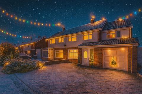 Queens Road, Vicars Cross, CH3 4 bed semi