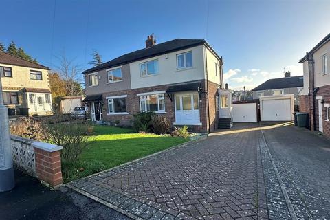 Kestrel Drive, Bradford 3 bed townhouse for sale