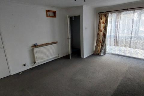 Pinewood Park, Farnborough, GU14 3 bed end of terrace house for sale