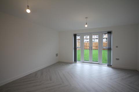 Peters Close, Stanmore HA7 4 bed semi