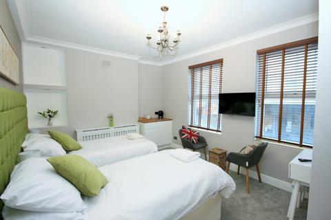 Woodseer Street, E1 5HD 6 bed house for sale