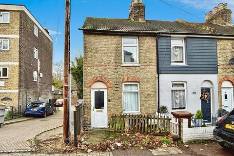 Kings Road, Chatham 2 bed end of terrace house for sale