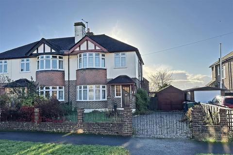Woodside Way, Salfords, Redhill 3 bed semi