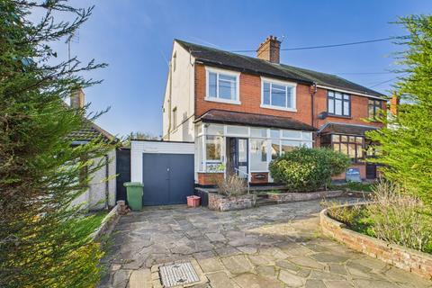 Grange Road, Billericay, Essex, CM11 3 bed semi