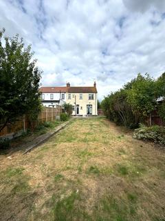 Coniston Gardens, Ilford IG4 3 bed semi