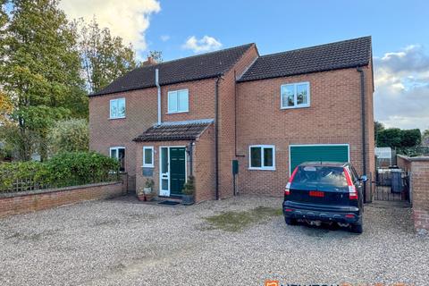 Redmay Corner, Main Street, 1 NG23 4 bed detached house for sale