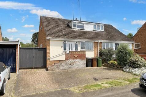 3 bedroom semi-detached bungalow for sale