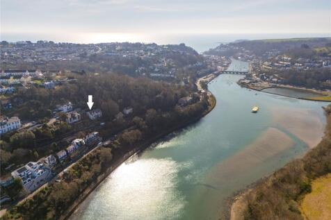 6 bedroom semi-detached house for sale