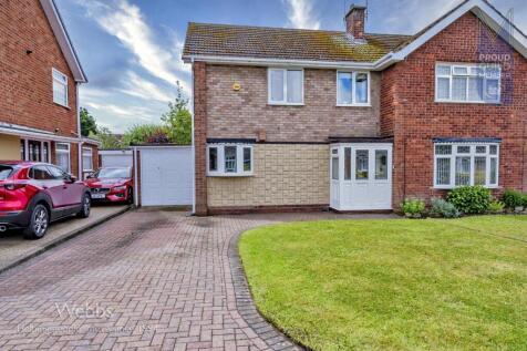 3 bedroom semi-detached house for sale