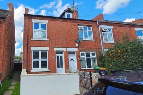 2 bedroom end of terrace house for sale