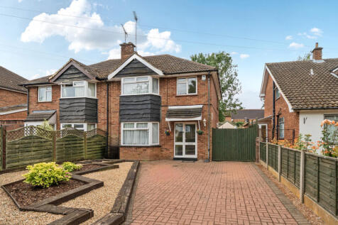 3 bedroom semi-detached house for sale