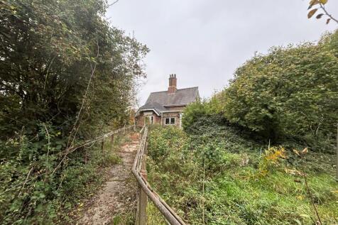 2 bedroom detached house for sale