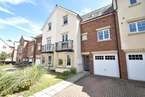 6 bedroom semi-detached house for sale