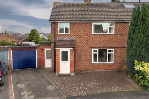 3 bedroom semi-detached house for sale