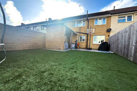 3 bedroom terraced house for sale