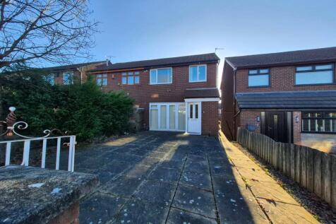 Busk Walk, Chadderton, Oldham... 3 bed semi