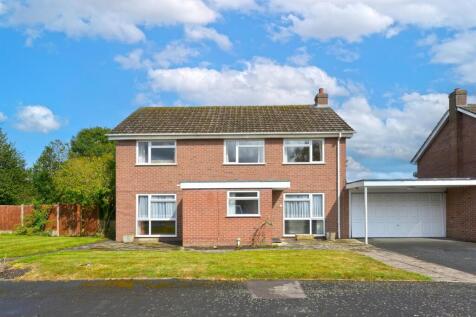 4 bedroom link detached house for sale