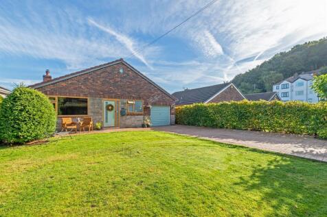 3 bedroom detached bungalow for sale