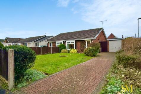 2 bedroom semi-detached bungalow for sale