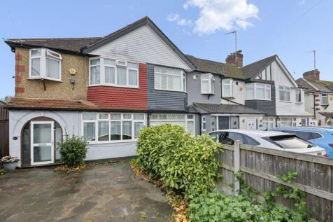 3 bedroom end of terrace house for sale