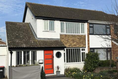 4 bedroom semi-detached house for sale