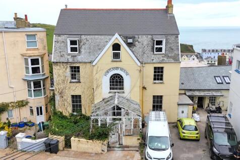 10 bedroom semi-detached house for sale