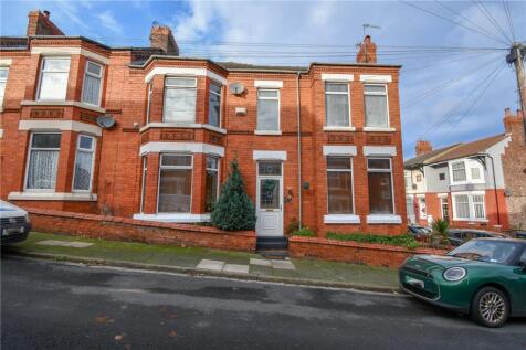 4 bedroom end of terrace house for sale