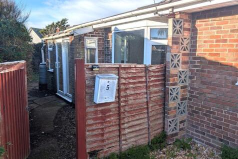 5 Kimbridge Park, East Wittering... 2 bed bungalow for sale