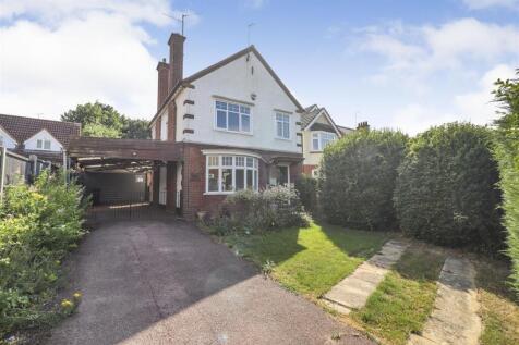 Wellingborough Road, Rushden NN10 3 bed detached house for sale