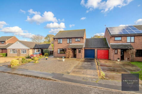 Laxfield Way, Lowestoft NR33 3 bed link detached house for sale