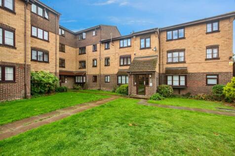 Studio flat for sale