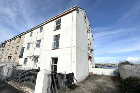 6 bedroom end of terrace house for sale