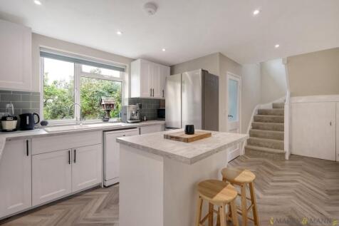 Poplar Hill, Stowmarket, IP14 3 bed semi