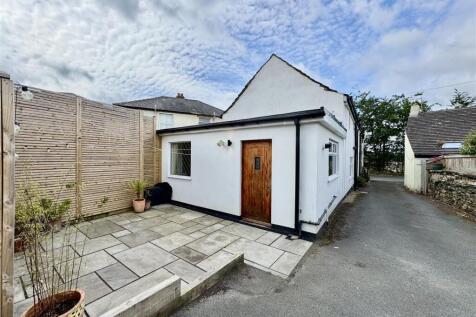 Highgate Lane, Lepton, Huddersfield... 2 bed end of terrace house for sale
